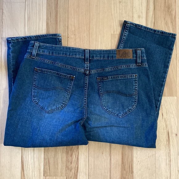 Lee Mid Rise Capri - Picture 2 of 4